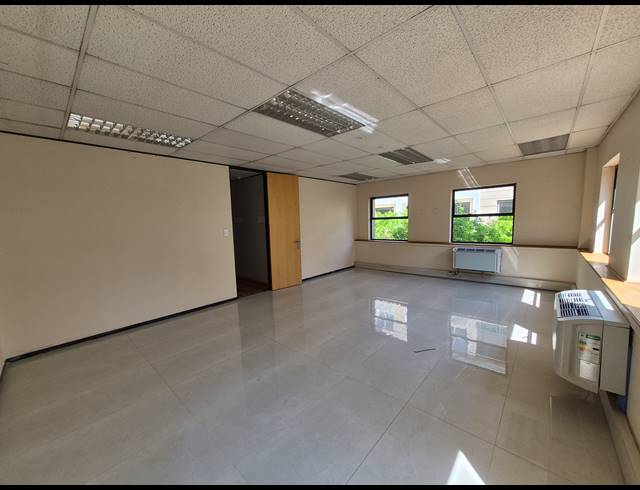 974M² OFFICE TO LET IN SANDTON CENTRAL